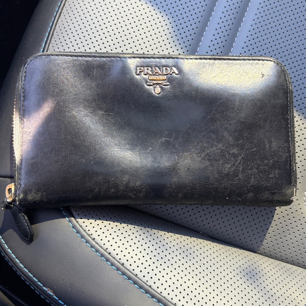Vintage authentic Prada black leather Zippered Wallet - Picture 7 of 7